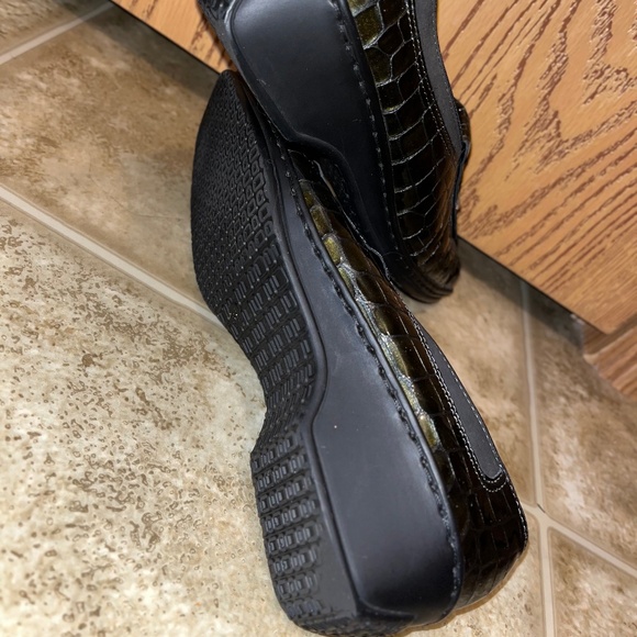 ara Women’s Green Croc Embossed Leather Loafers Sz-6 - Picture 9 of 9